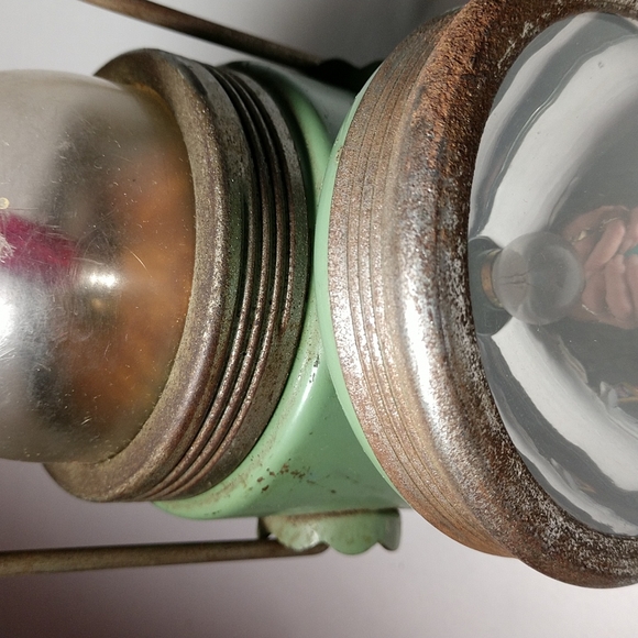 Vintage Crown Lantern Flash Light Hand Held With Handle - Picture 11 of 12